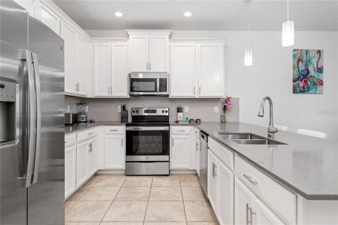 Condo in Davenport, Florida, 3 bedrooms № 2215205 - photo 14