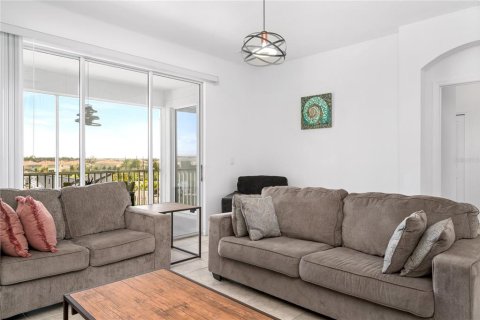 Condo in Davenport, Florida, 3 bedrooms № 2215205 - photo 12