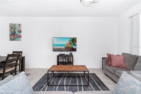 Condo in Davenport, Florida, 3 bedrooms № 2215205 - photo 10