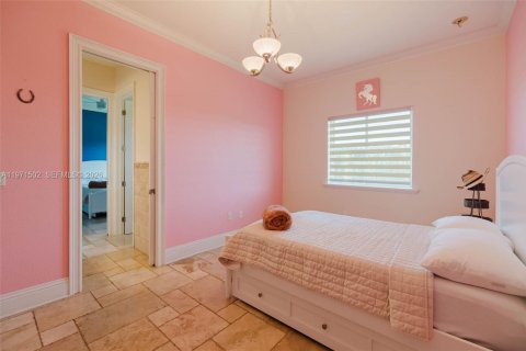 Купить виллу или дом в Хомстед, Флорида 5 комнат, 313.73м2, № 2032528 - фото 11