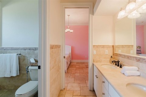 Купить виллу или дом в Хомстед, Флорида 5 комнат, 313.73м2, № 2032528 - фото 12