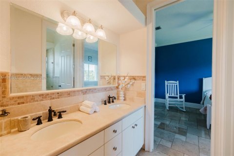 Купить виллу или дом в Хомстед, Флорида 5 комнат, 313.73м2, № 2032528 - фото 14