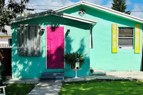 Casa en Hollywood, Florida 2 dormitorios, 50.35 m2 № 2009951