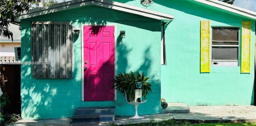 Casa en Hollywood, Florida 2 dormitorios, 50.35 m2 № 2009951