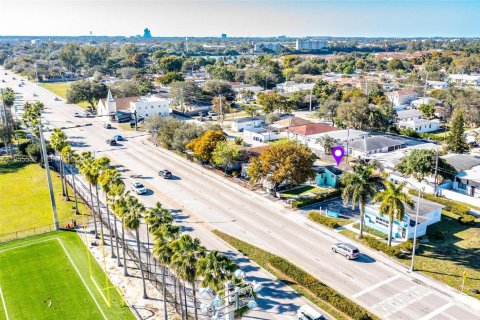 Casa en venta en Hollywood, Florida, 2 dormitorios, 50.35 m2 № 2009951 - foto 9