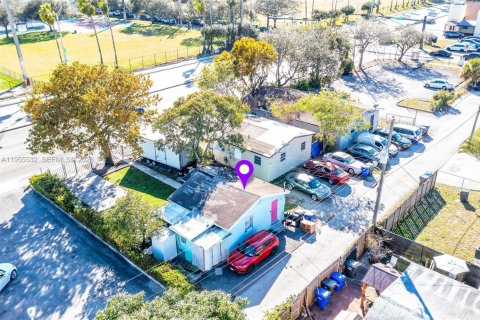 Casa en venta en Hollywood, Florida, 2 dormitorios, 50.35 m2 № 2009951 - foto 4