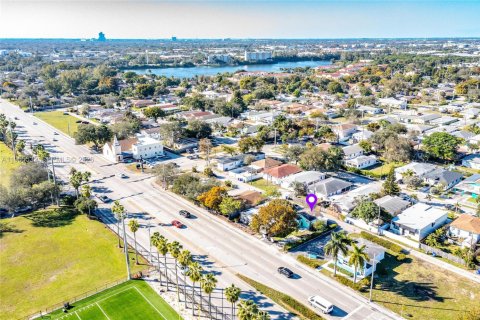 Casa en venta en Hollywood, Florida, 2 dormitorios, 50.35 m2 № 2009951 - foto 8