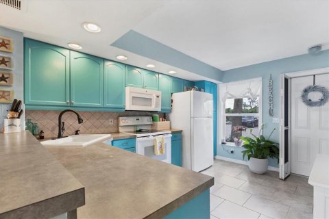 Adosado en venta en Punta Gorda, Florida, 2 dormitorios, 100.15 m2 № 1796152 - foto 4
