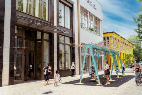 Casa en venta en Miami, Florida, 4 dormitorios, 266.16 m2 № 1920507 - foto 12