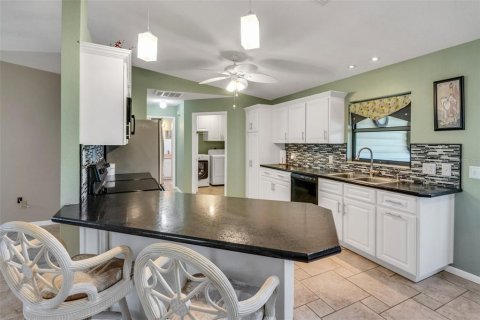Villa ou maison à vendre à Lakeland, Floride: 2 chambres, 110.83 m2 № 1913441 - photo 10