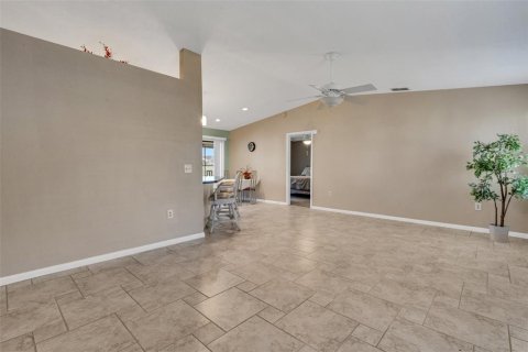 Villa ou maison à vendre à Lakeland, Floride: 2 chambres, 110.83 m2 № 1913441 - photo 3