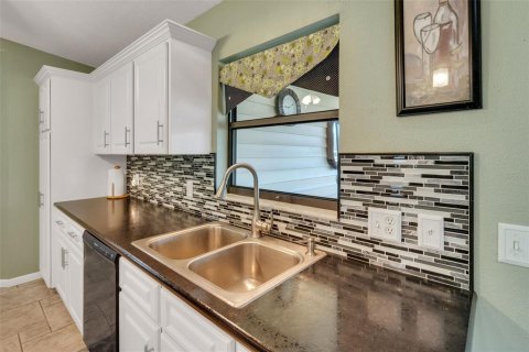 Villa ou maison à vendre à Lakeland, Floride: 2 chambres, 110.83 m2 № 1913441 - photo 9
