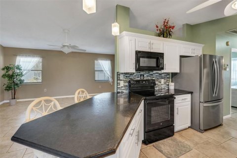 Villa ou maison à vendre à Lakeland, Floride: 2 chambres, 110.83 m2 № 1913441 - photo 8