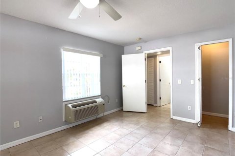 Touwnhouse à louer à Davenport, Floride: 44.13 m2 № 2403460 - photo 5