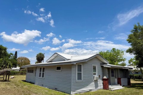 House in Okeechobee, Florida 2 bedrooms, 125.23 sq.m. № 2175568 - photo 11