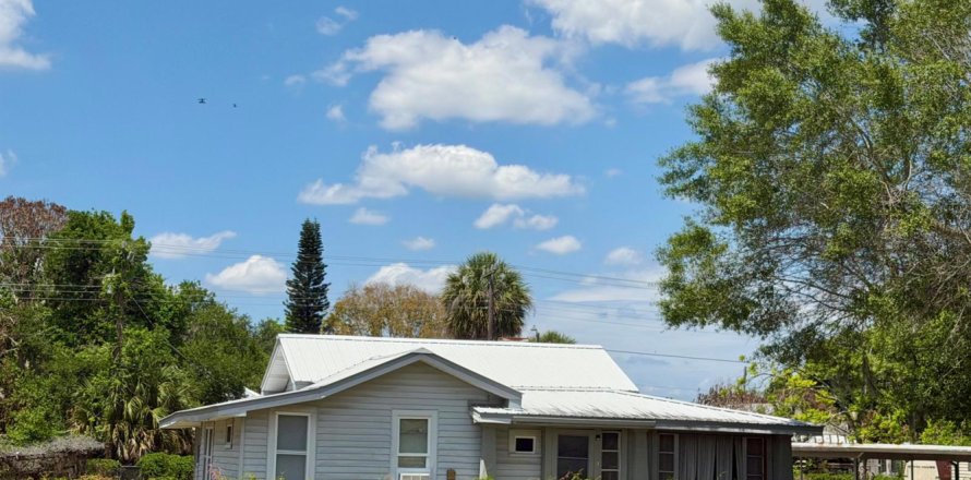 House in Okeechobee, Florida 2 bedrooms, 125.23 sq.m. № 2175568
