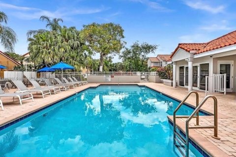 Casa en venta en Hollywood, Florida, 3 dormitorios, 217.95 m2 № 1972321 - foto 27