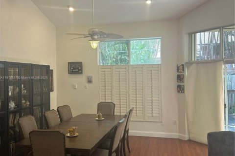 Casa en venta en Hollywood, Florida, 3 dormitorios, 217.95 m2 № 1972321 - foto 4