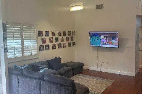 Casa en venta en Hollywood, Florida, 3 dormitorios, 217.95 m2 № 1972321 - foto 7