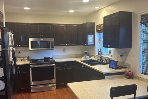 Casa en venta en Hollywood, Florida, 3 dormitorios, 217.95 m2 № 1972321 - foto 8