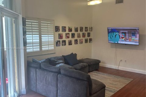 Casa en venta en Hollywood, Florida, 3 dormitorios, 217.95 m2 № 1972321 - foto 6