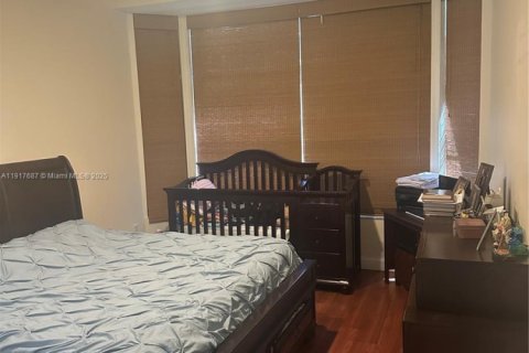 Casa en venta en Hollywood, Florida, 3 dormitorios, 217.95 m2 № 1972321 - foto 11