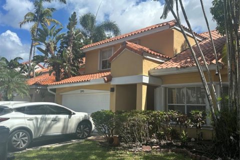 Casa en venta en Hollywood, Florida, 3 dormitorios, 217.95 m2 № 1972321 - foto 1