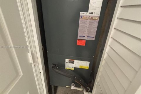 Casa en alquiler en Fort Lauderdale, Florida, 4 dormitorios, 197.97 m2 № 1962547 - foto 8