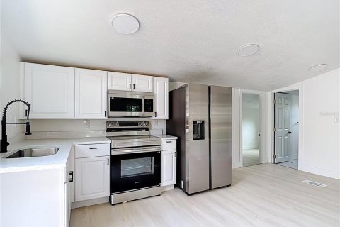 Villa ou maison à vendre à Tampa, Floride: 3 chambres, 114.46 m2 № 2148343 - photo 9