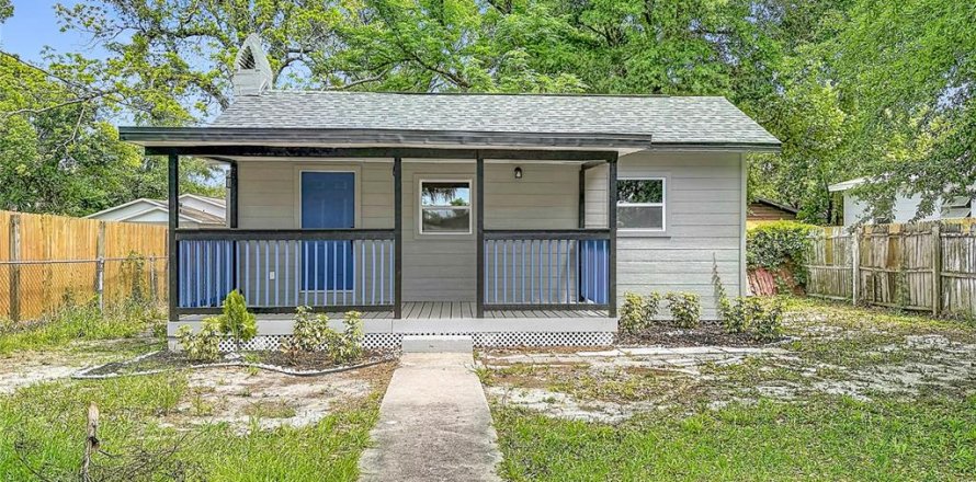 Villa ou maison à Tampa, Floride 3 chambres, 114.46 m2 № 2148343