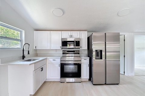 Villa ou maison à vendre à Tampa, Floride: 3 chambres, 114.46 m2 № 2148343 - photo 10