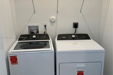 Adosado en alquiler en Florida City, Florida, 3 dormitorios № 2012427 - foto 8