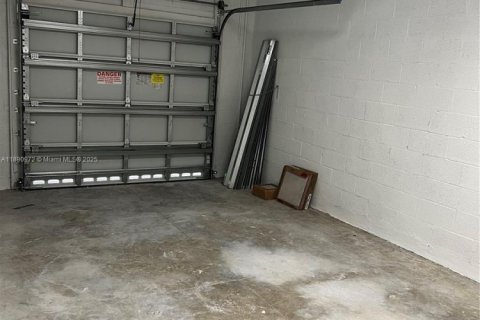 Adosado en alquiler en Florida City, Florida, 3 dormitorios № 2012427 - foto 15