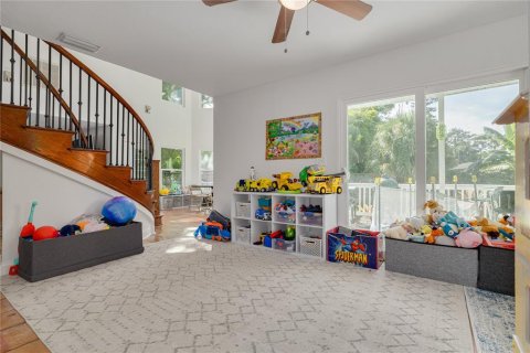 House in Saint Petersburg, Florida 6 bedrooms, 377.37 sq.m. № 2393808 - photo 16
