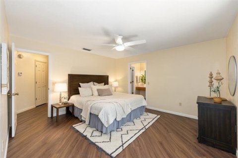 Townhouse in Gainesville, Florida 3 bedrooms, 151.99 sq.m. № 1734335 - photo 23