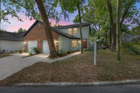 Townhouse in Gainesville, Florida 3 bedrooms, 151.99 sq.m. № 1734335 - photo 2