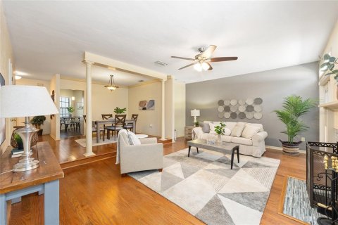 Townhouse in Gainesville, Florida 3 bedrooms, 151.99 sq.m. № 1734335 - photo 17