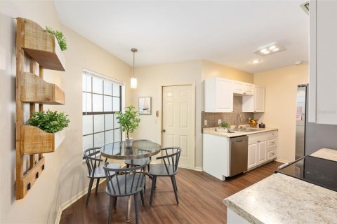 Townhouse in Gainesville, Florida 3 bedrooms, 151.99 sq.m. № 1734335 - photo 12