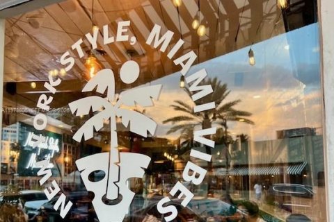 Commercial property in Miami Beach, Florida № 2043063 - photo 3