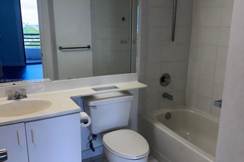 Condo in Aventura, Florida, 1 bedroom  № 1948806 - photo 11