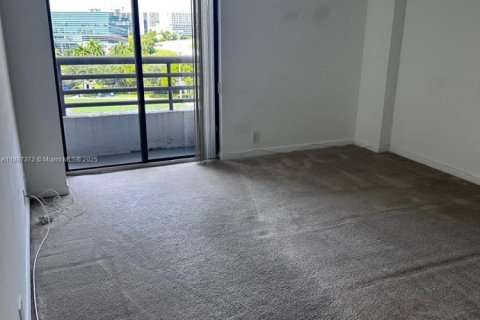 Condo in Aventura, Florida, 1 bedroom  № 1948806 - photo 9