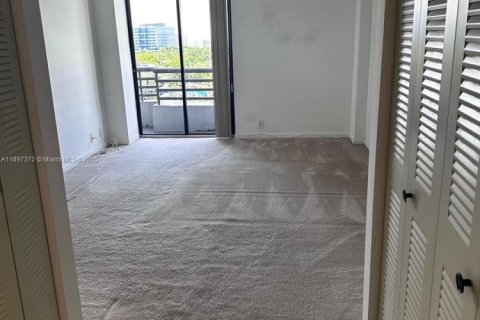 Condo in Aventura, Florida, 1 bedroom  № 1948806 - photo 8