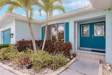 Casa en venta en Punta Gorda, Florida, 3 dormitorios, 215.35 m2 № 1574660 - foto 1