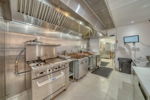 Propiedad comercial en venta en Fort Lauderdale, Florida № 1842403 - foto 6