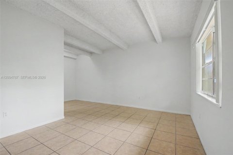 Apartment in South Miami, Florida 1 bedroom, 58.06 sq.m. № 2068195 - photo 2