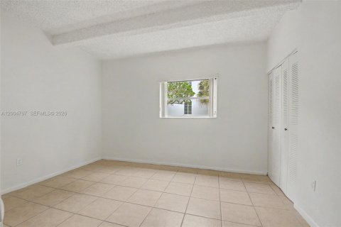 Apartment in South Miami, Florida 1 bedroom, 58.06 sq.m. № 2068195 - photo 6