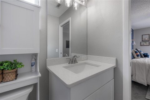 House in Hudson, Florida 3 bedrooms, 133.97 sq.m. № 2126126 - photo 7
