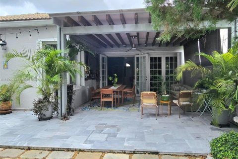 House in Pembroke Pines, Florida 3 bedrooms, 169.92 sq.m. № 1945439 - photo 30