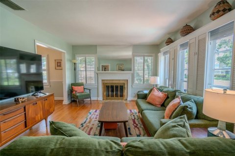 Casa en venta en Tampa, Florida, 3 dormitorios, 168.15 m2 № 1791478 - foto 4