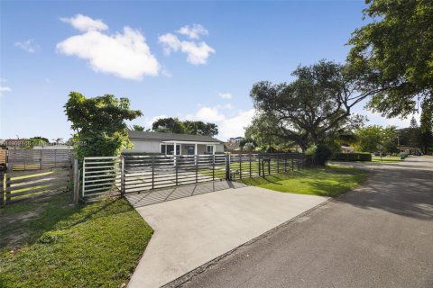 Купить виллу или дом в Майами, Флорида 3 спальни, 150.59м2, № 1954640 - фото 2